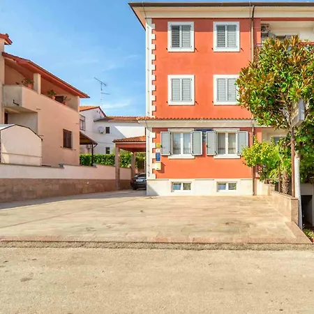 Vesna 1 With Terrace Appartamento