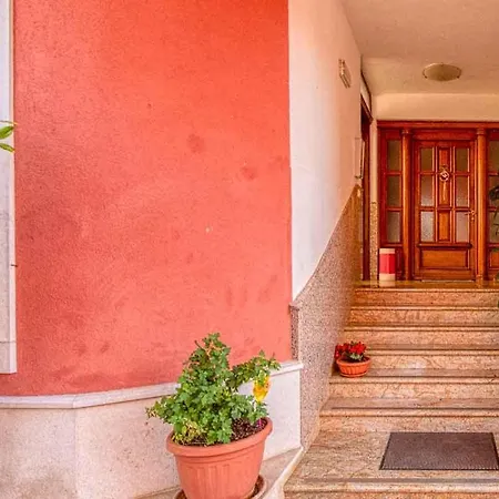 Vesna 1 With Terrace Apartment *