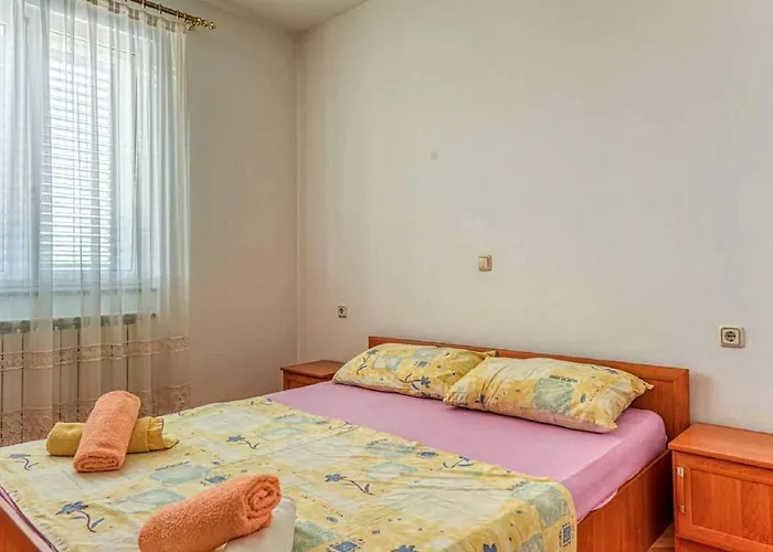 Vesna 1 With Terrace *