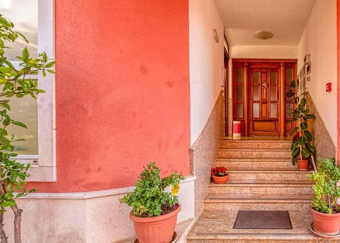 Vesna 1 With Terrace Apartment *