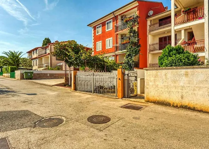 Apartment Vesna 1 With Terrace